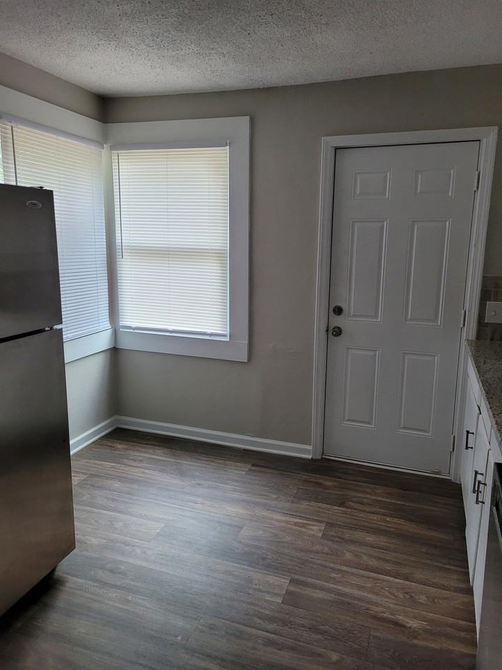 332 S Bull St #1 - Photo 5 of 16