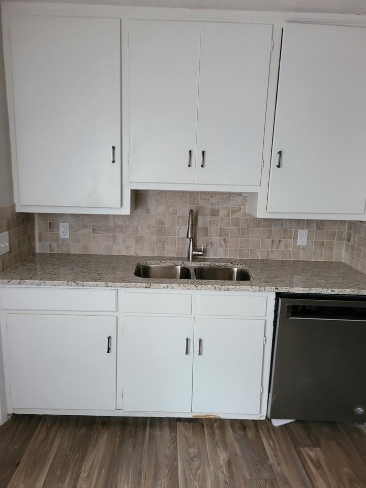 332 S Bull St #1 - Photo 7 of 16