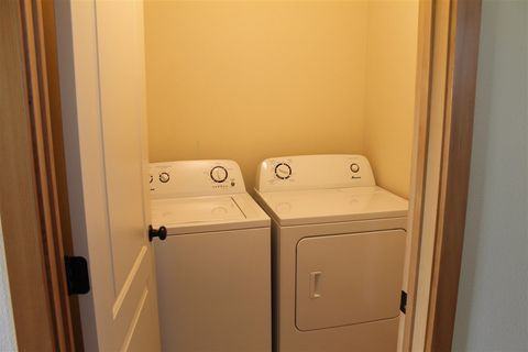 365 Adeline Dr - Photo 2 of 14