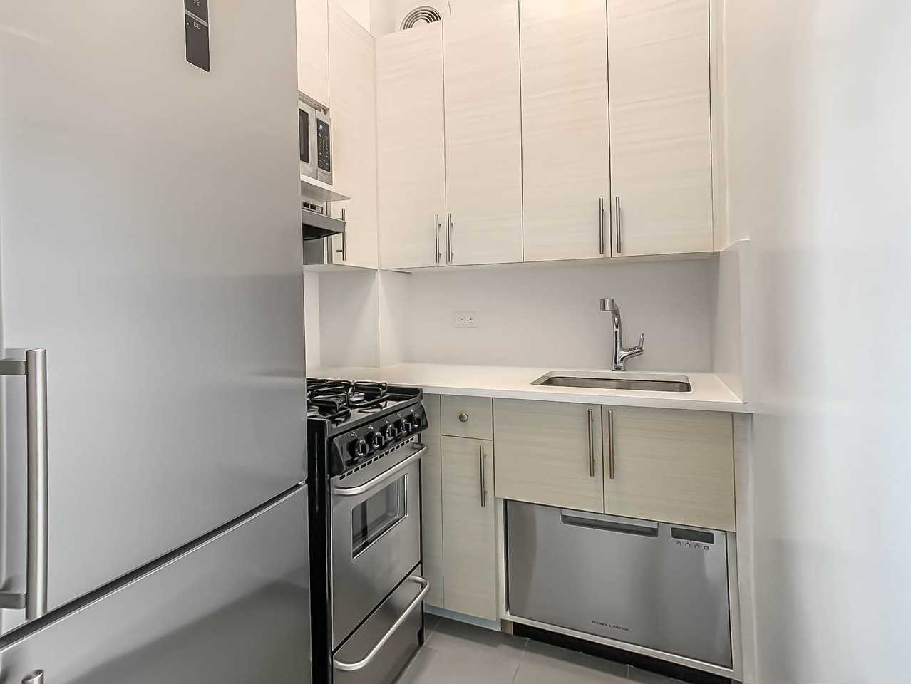 4 Park Ave #21L - Photo 2 of 9