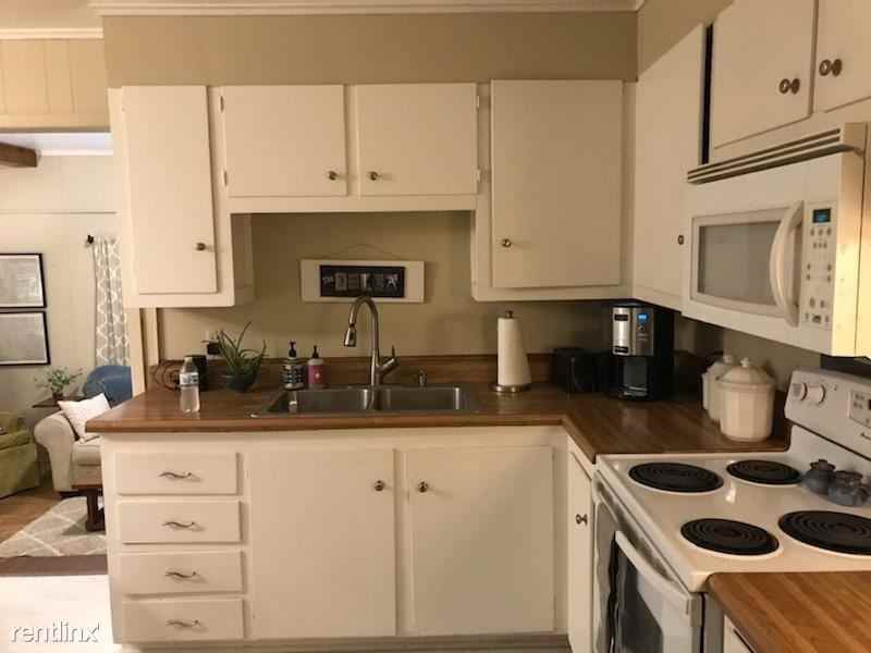 714 Harvard St - Photo 2 of 8