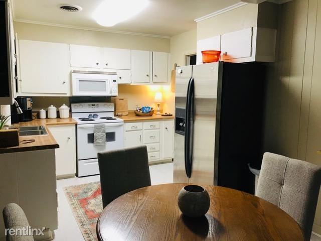 714 Harvard St - Photo 3 of 8