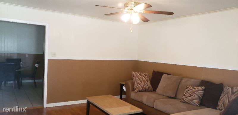 4702 Lynch Dr - Photo 2 of 16