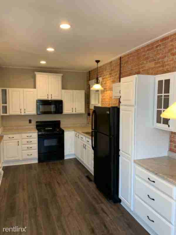 61 N Main St - Photo 2 of 12