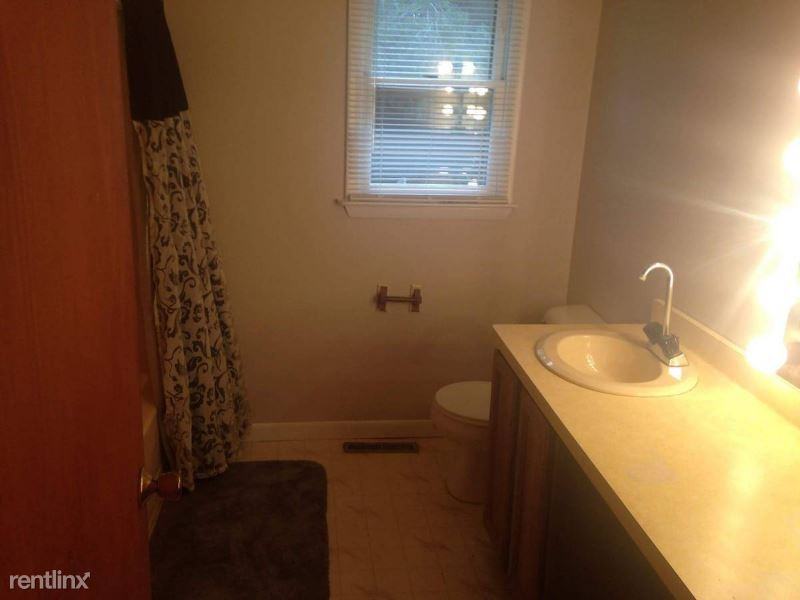 2902 Chapel Rd - Photo 2 of 14