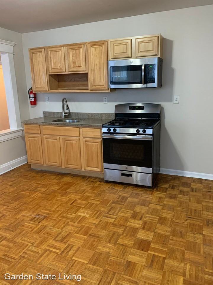 137 Osborne Terrace - Photo 3 of 13