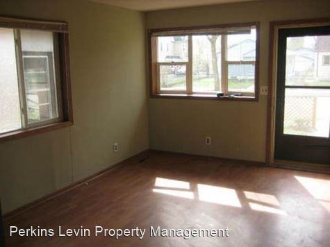 613 Fillmore St Ne - Photo 2 of 21