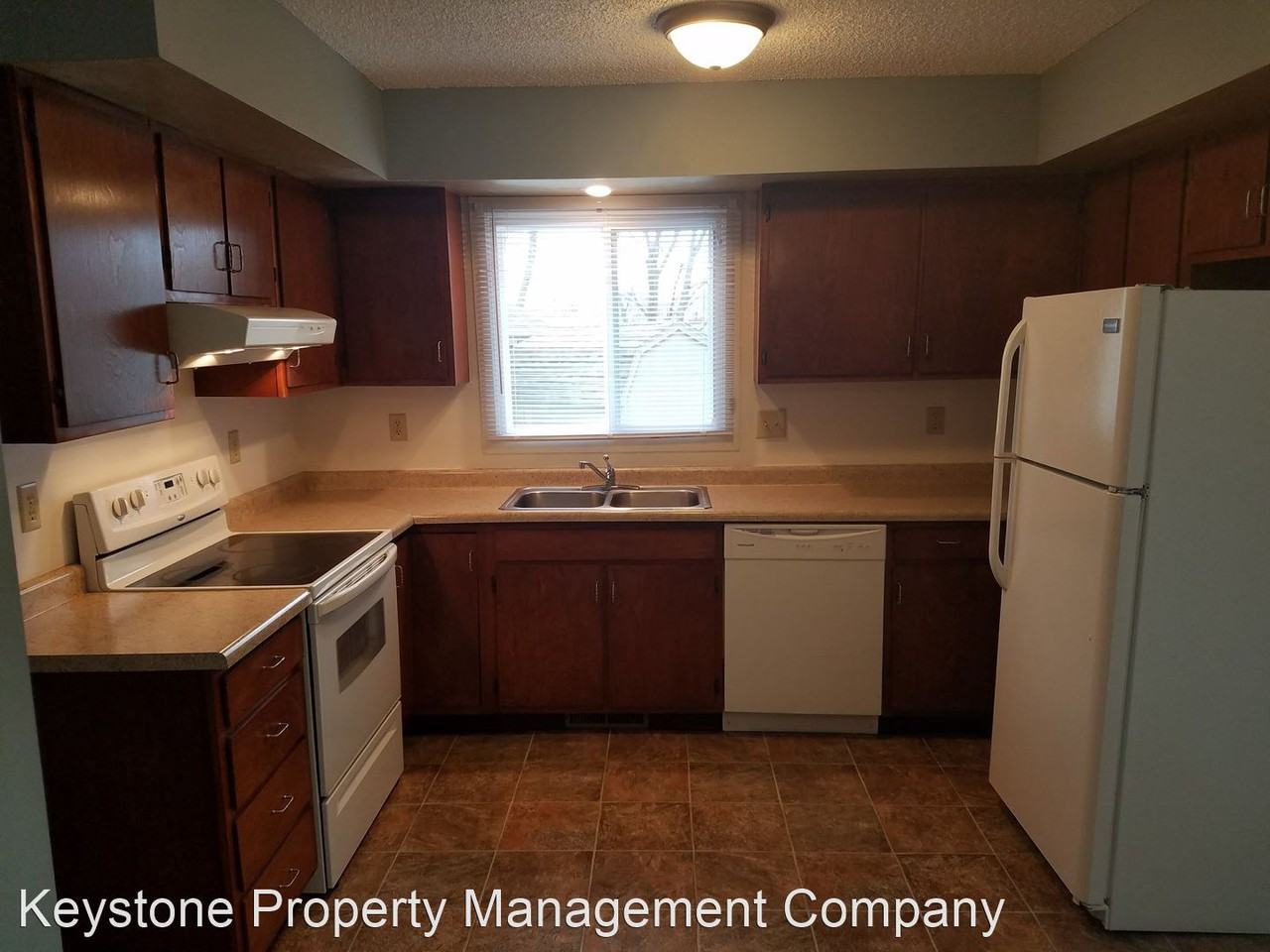 1296/1298 Dolen Place - Photo 2 of 31