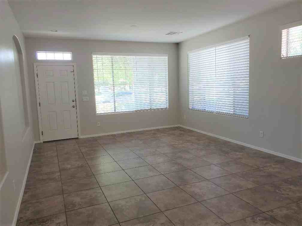 4318 E Page Ave - Photo 2 of 36