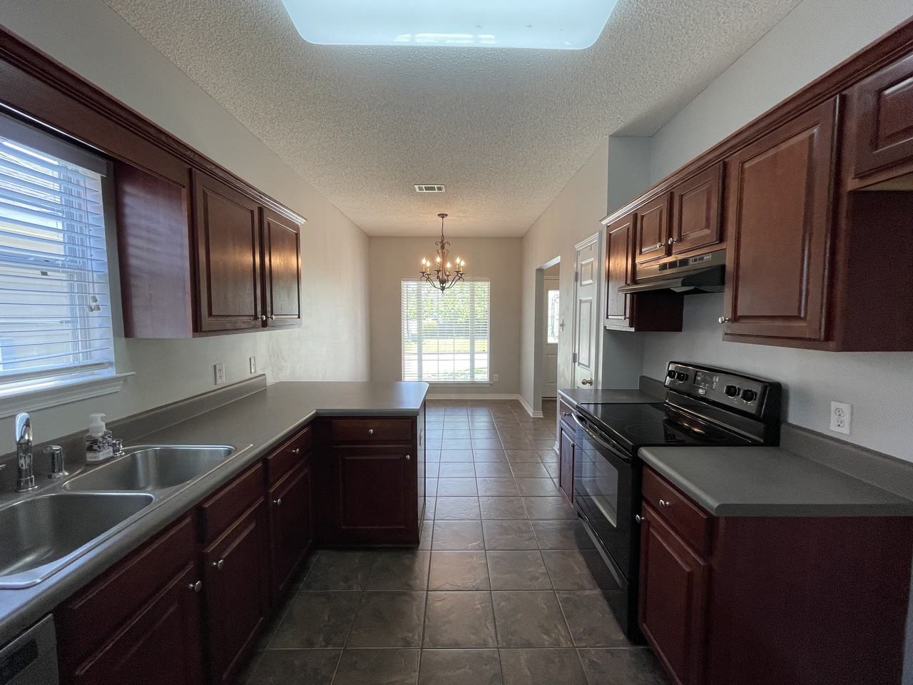 29928 Saint Simon St - Photo 3 of 8