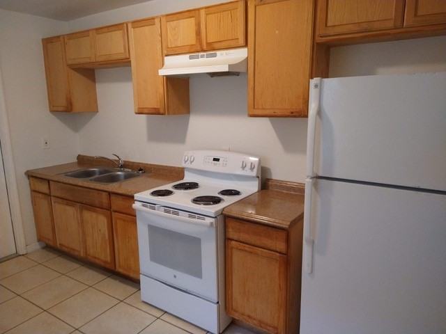 4903 S 85th St - Photo 2 of 11