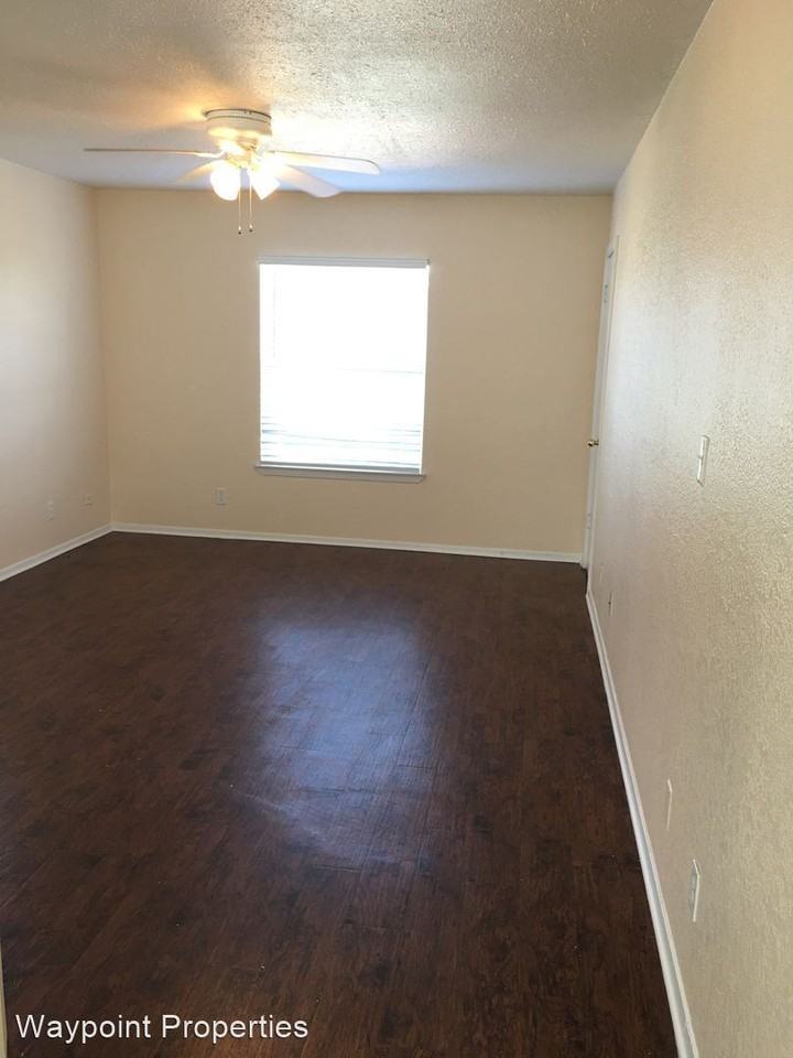 1522 Broadmoor Drive - Photo 3 of 7