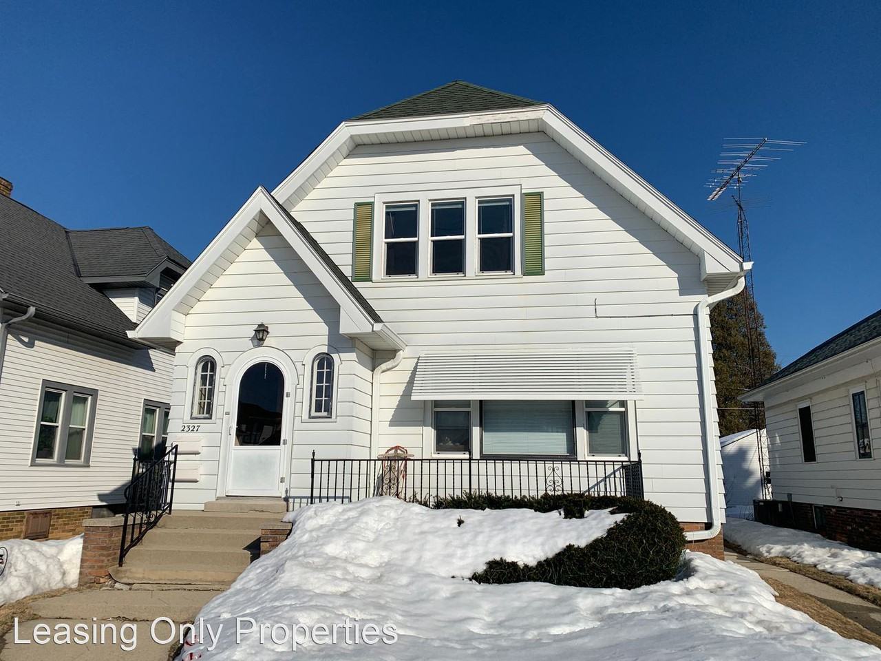 2327 Green St #Lower