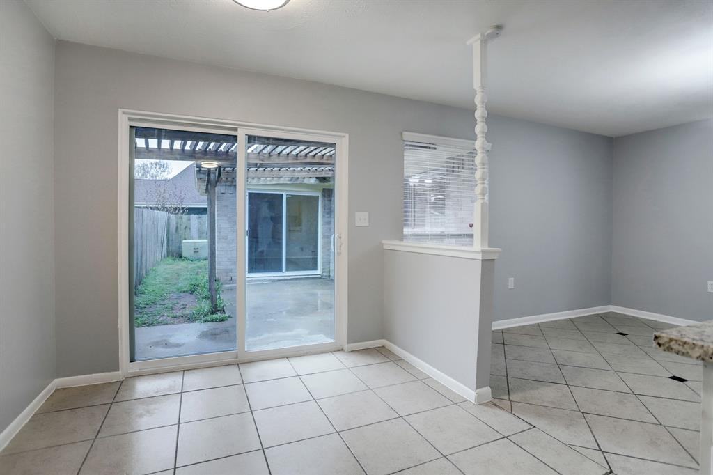 2126 Highland Hills Dr - Photo 3 of 15