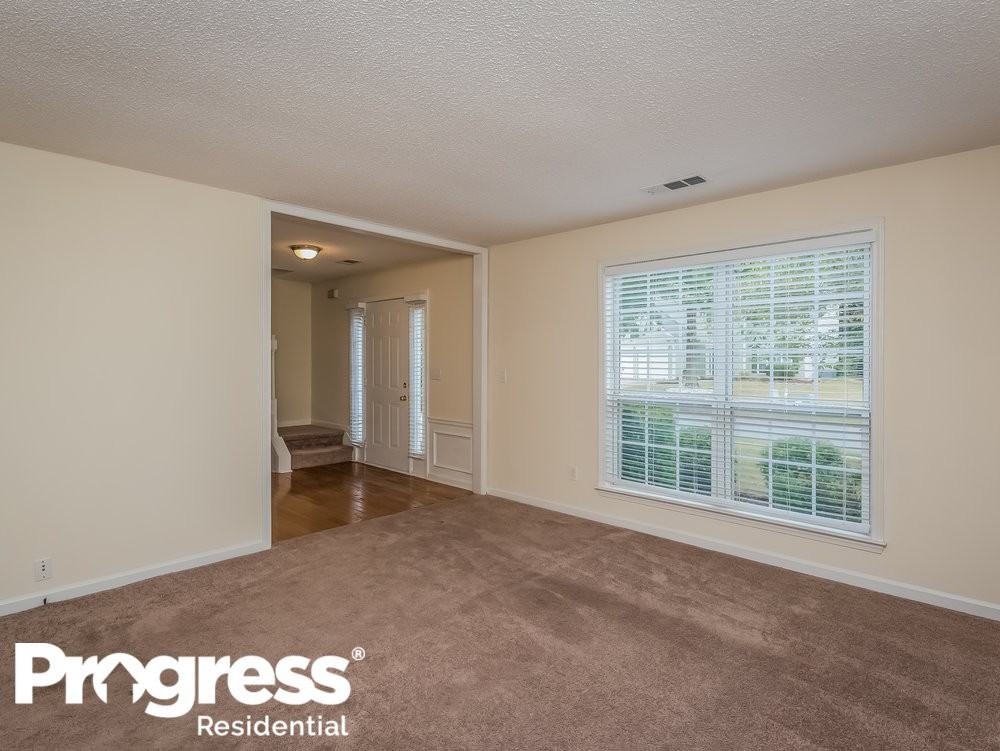 659 Glenbarrett Ct Ne - Photo 2 of 13