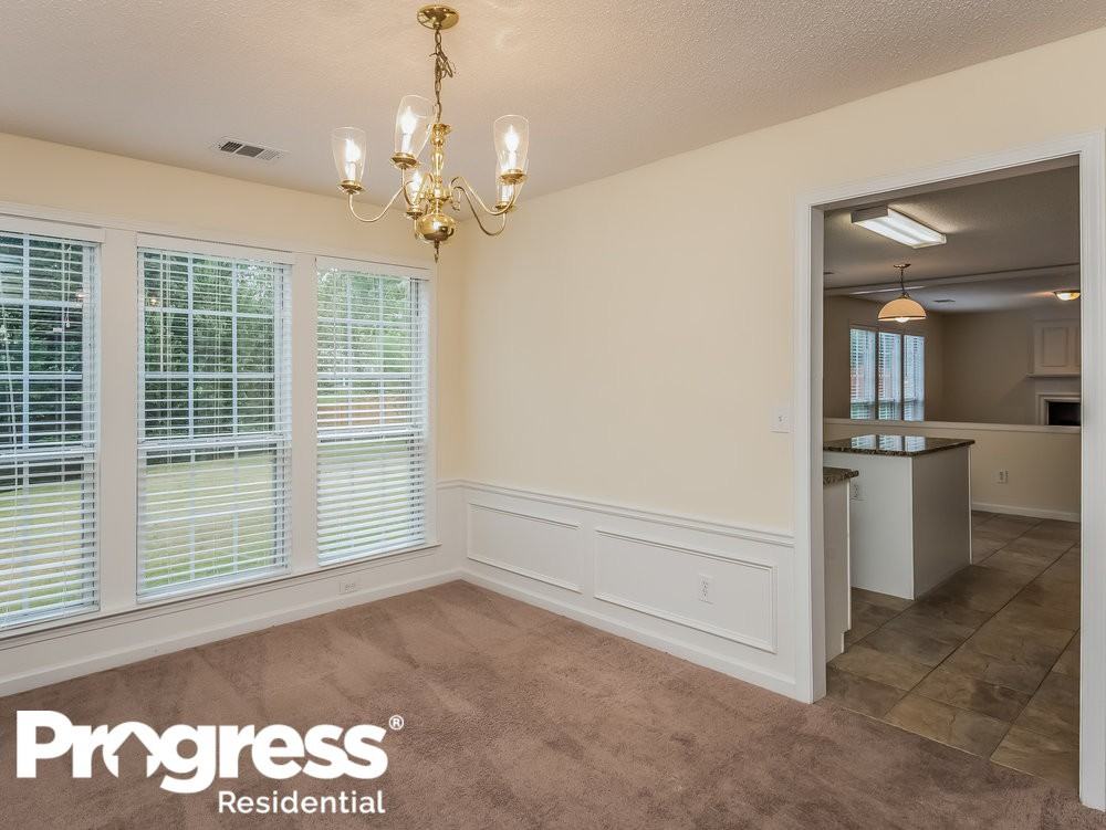 659 Glenbarrett Ct Ne - Photo 3 of 13