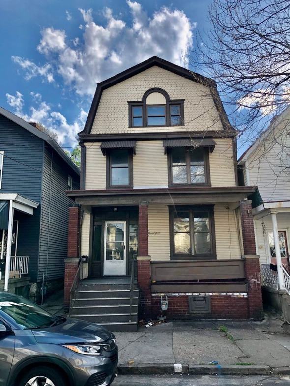315 Washington Ave, Charleroi, PA 15022 4 Bedroom Apartment for 800