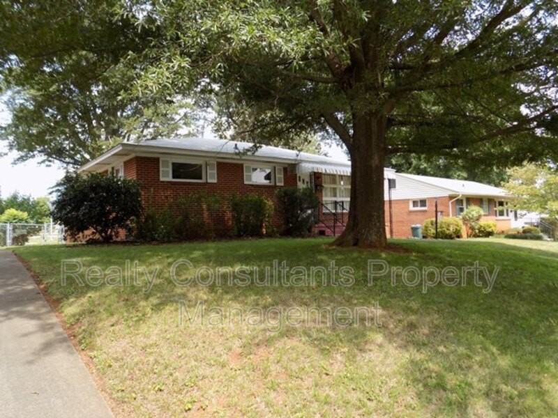 313 Melbourne Rd - Photo 2 of 15