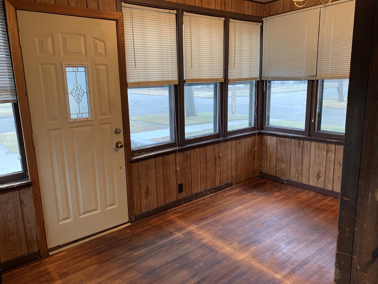 654 3rd Ave Ne #1 - Photo 2 of 11