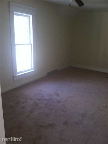 712 1/2 N Sycamore St - Photo 3 of 7