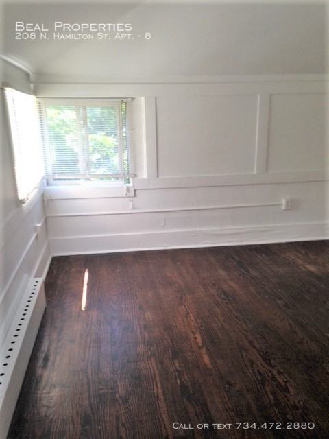 208 N Hamilton St #8 - Photo 3 of 11