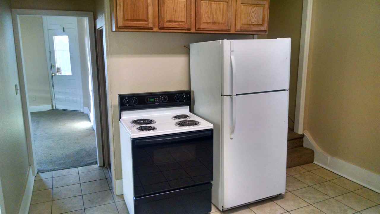 921 E 3rd St - Photo 2 of 4