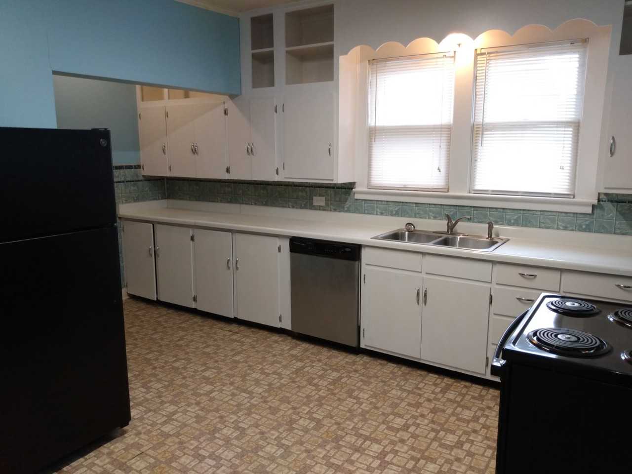 1215 North Church Street - Photo 3 of 6