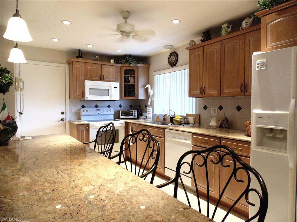 3323 Southeast 19th Avenue #1 - Photo 3 of 16