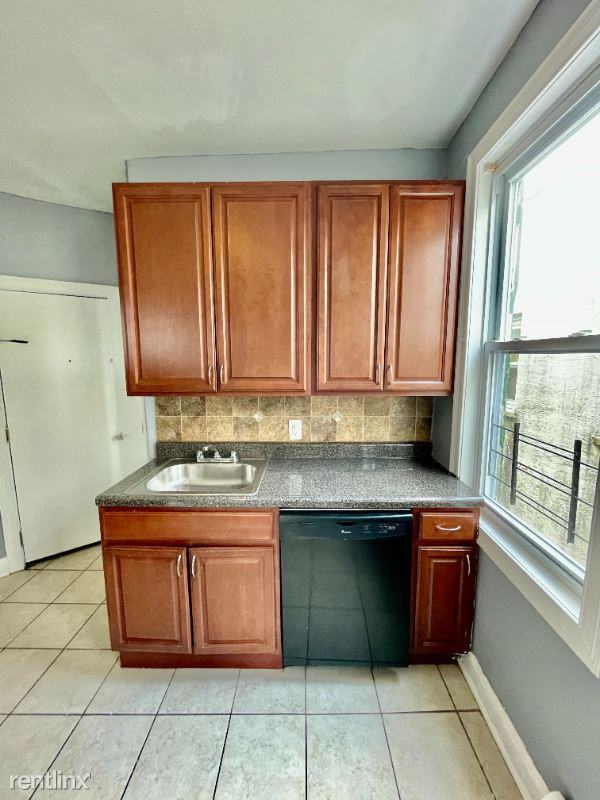 131 W 54th St