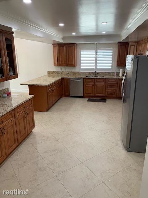 27695 Hombria Dr - Photo 2 of 10
