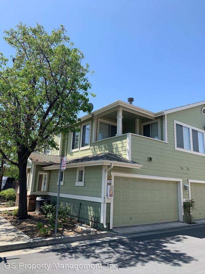 382 Castlemaine Ct - Photo 2 of 17