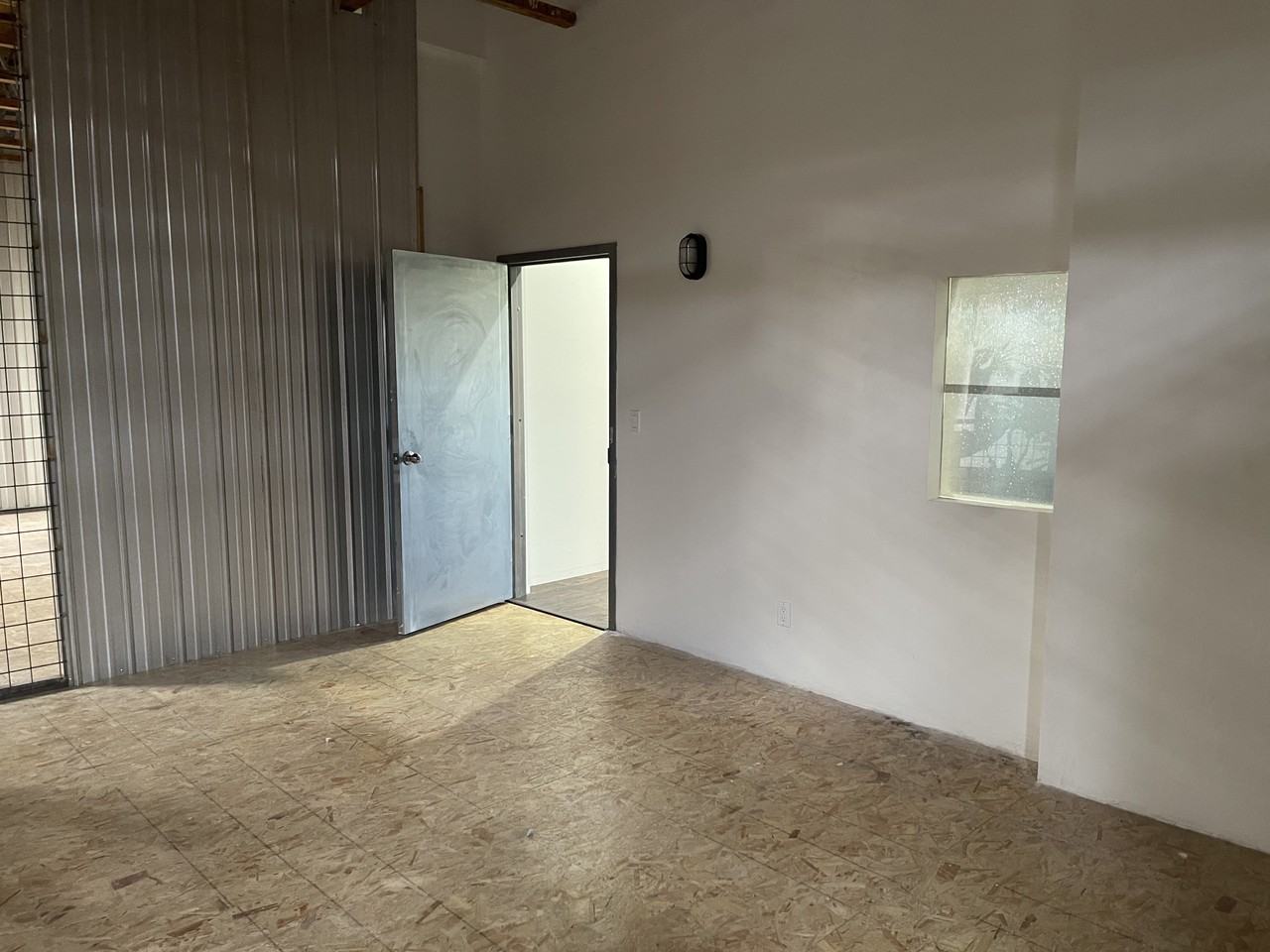 1350 S 8th Ave - Photo 3 of 50