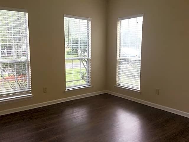 11300 Laurel View Dr - Photo 3 of 20