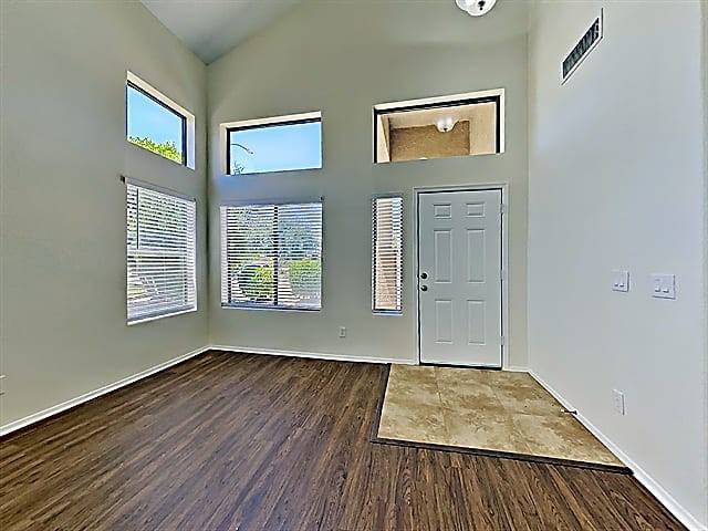 9351 W Deanna Dr - Photo 2 of 15