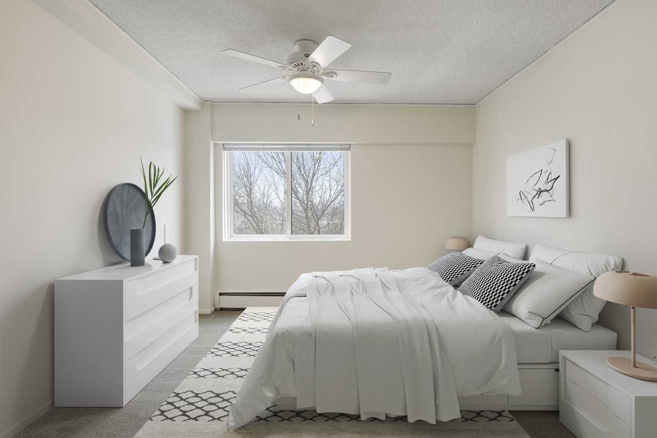 Park Towers - Photo 5 of 27