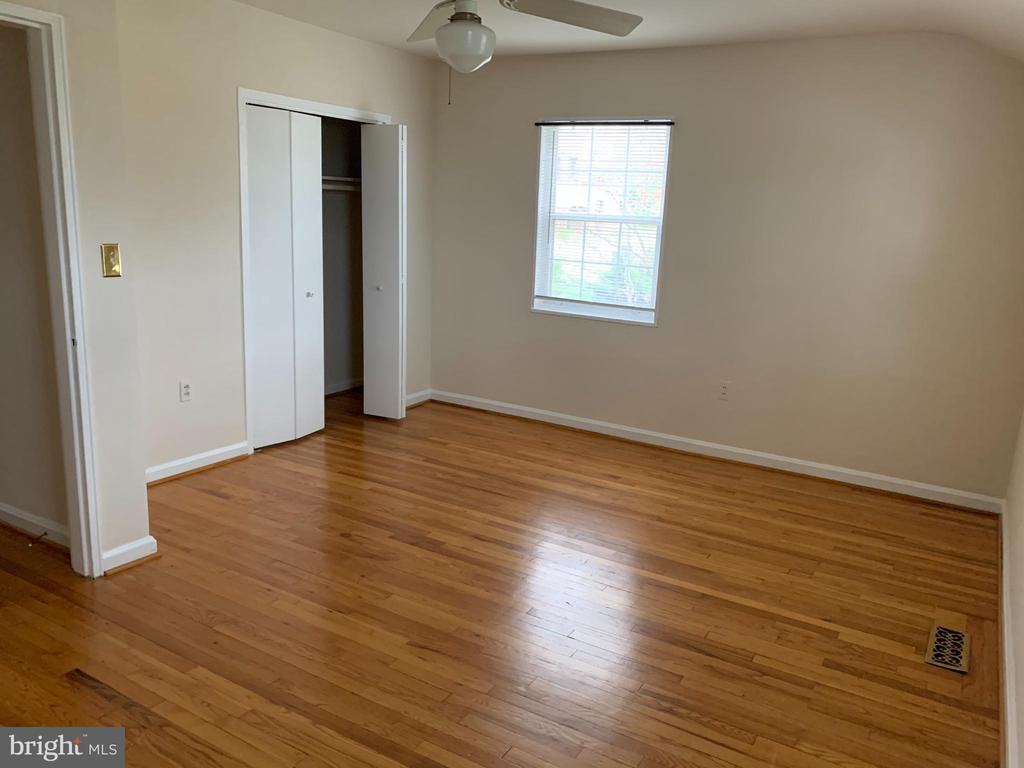 3806 Keller Ave - Photo 3 of 9