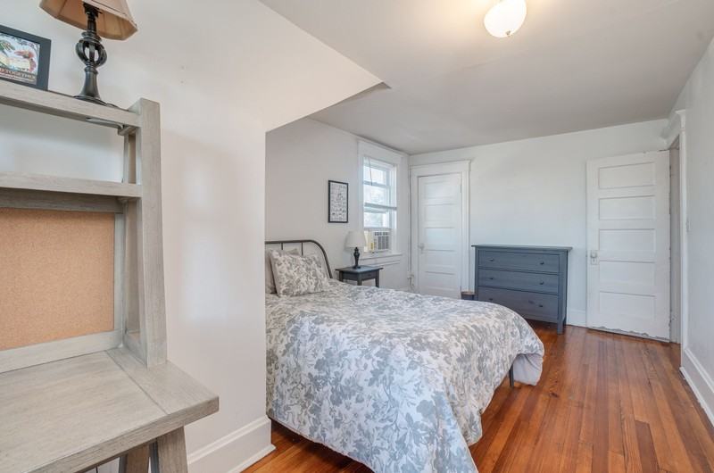 2310 Sulgrave Ave #3 - Photo 5 of 15