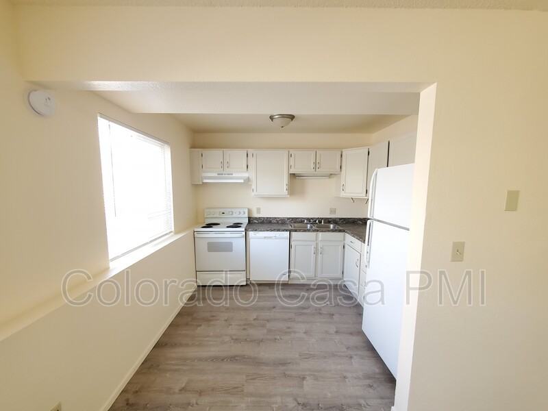 3475 3475 Cochran Dr D - Photo 2 of 6