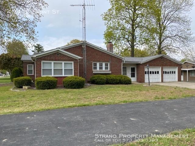 404 S Front St - Photo 2 of 17