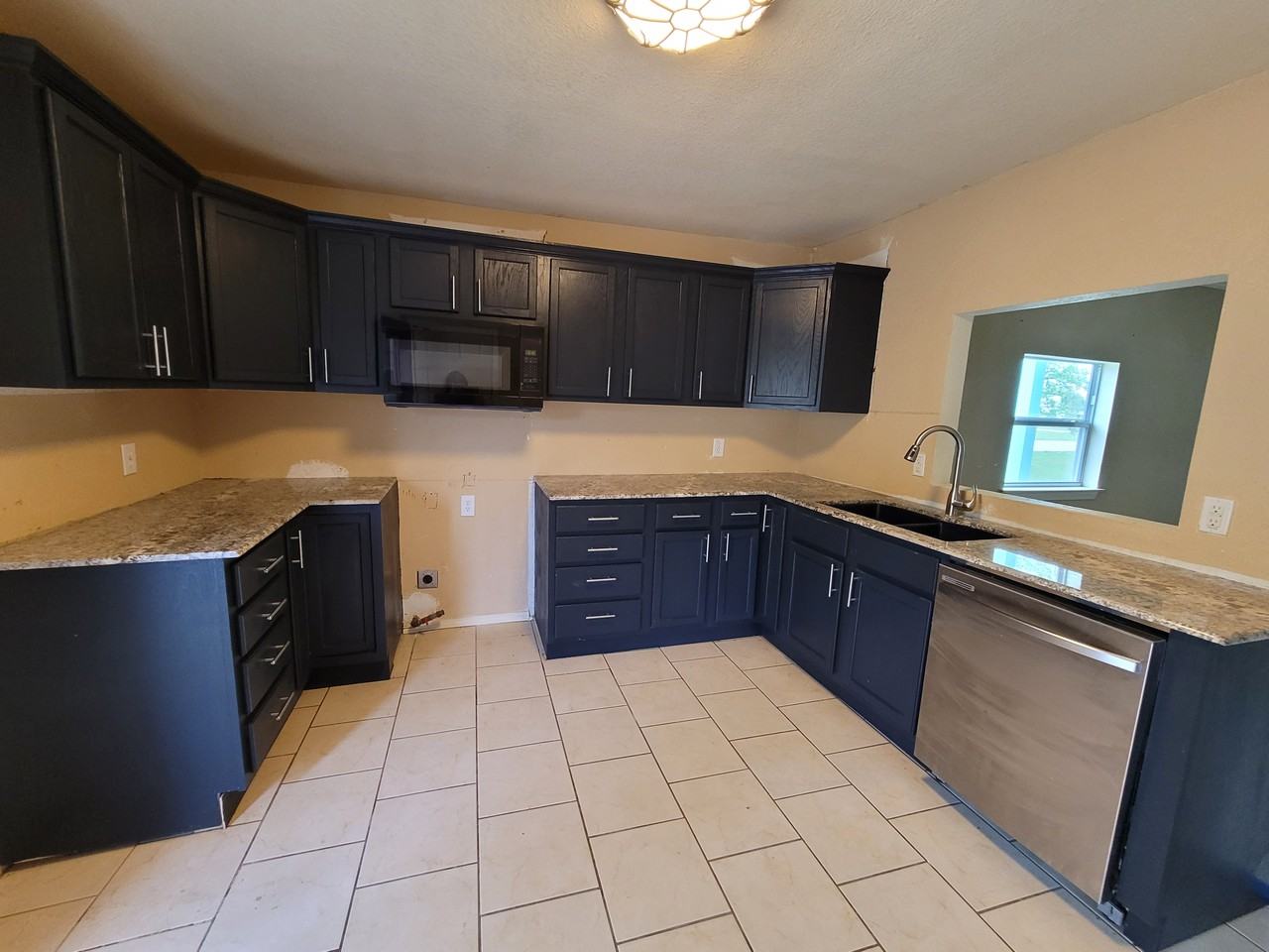 404 Penton Ln - Photo 2 of 7