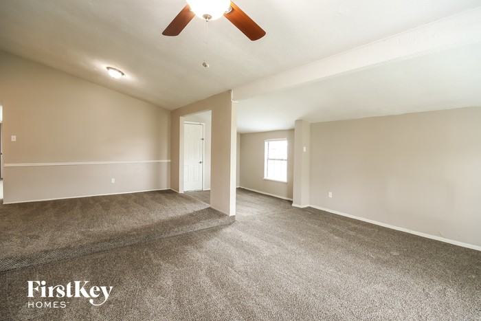 15635 Mendocino Dr - Photo 3 of 15