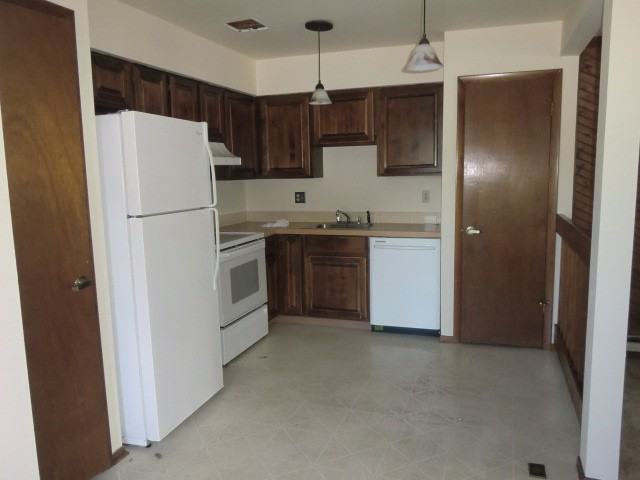 1048 Driftwood Drive #2 - Photo 3 of 13