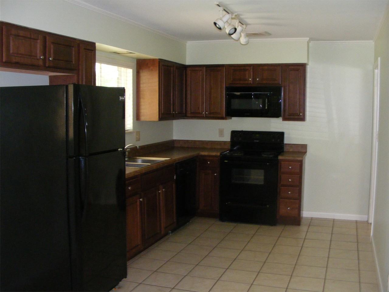 1412 Tellico Ave E #1 - Photo 2 of 14