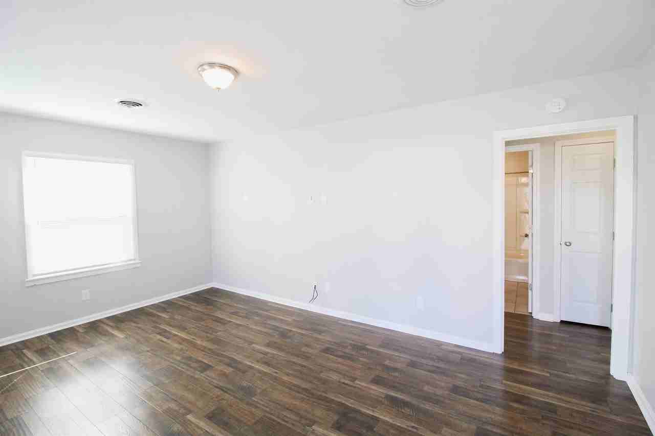 907 Cherokee St #907 - Photo 3 of 23