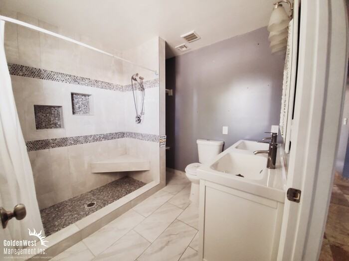 4664 E Utah Ave - Photo 3 of 12