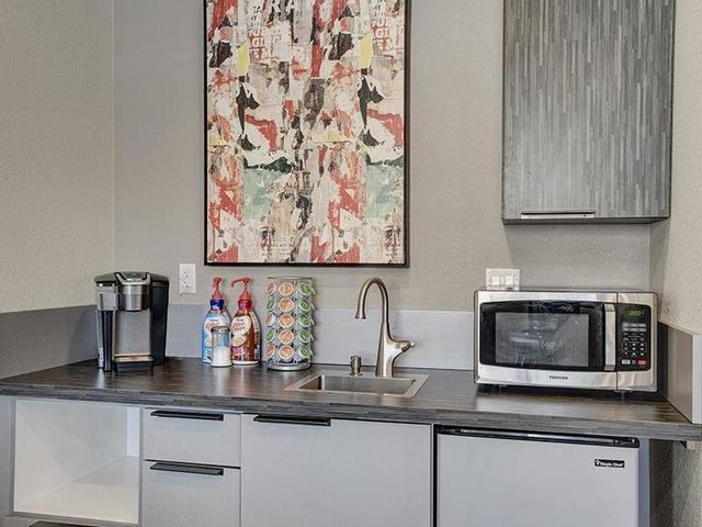 1465 Red Hawk Dr - Photo 7 of 17