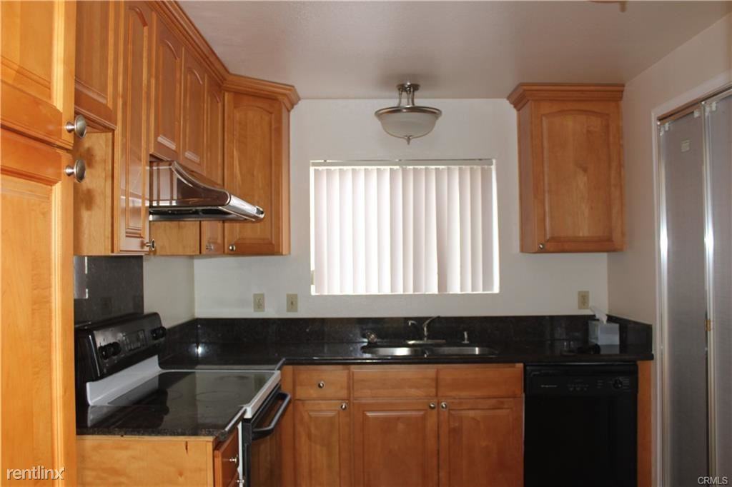 238 Hillcrest Dr - Photo 3 of 12