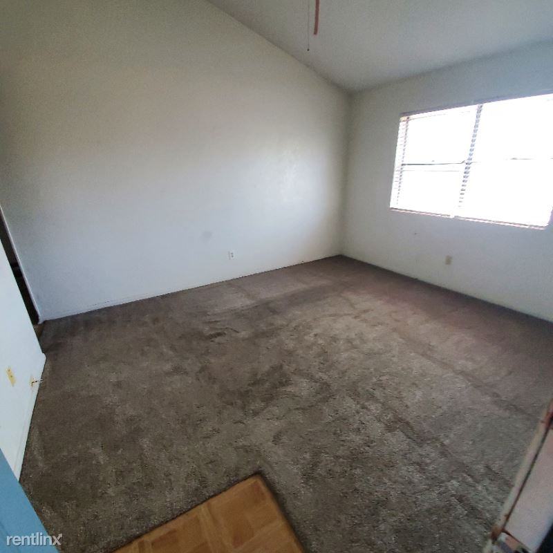 104 104 E. Truman L - Photo 2 of 7