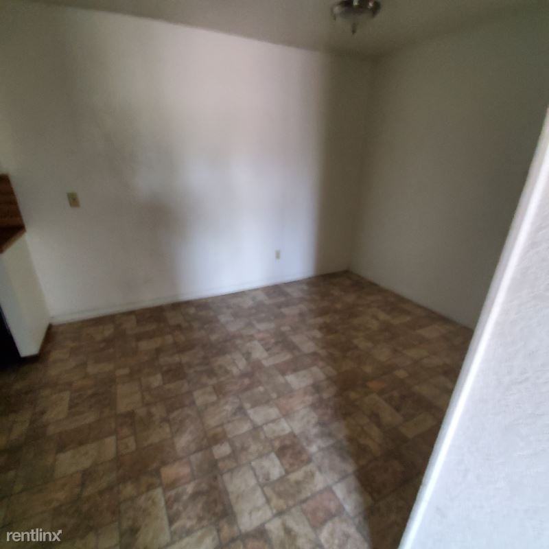 104 104 E. Truman L - Photo 3 of 7