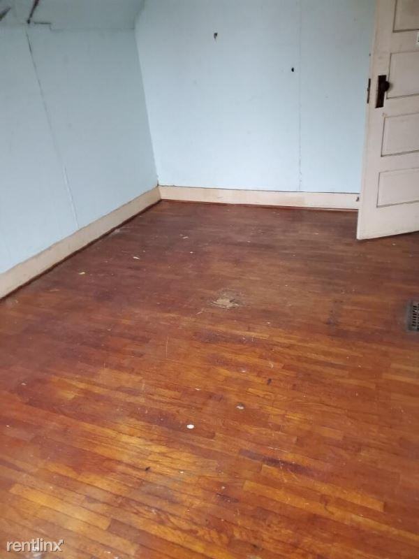 412 412 N State St 1 - Photo 3 of 6